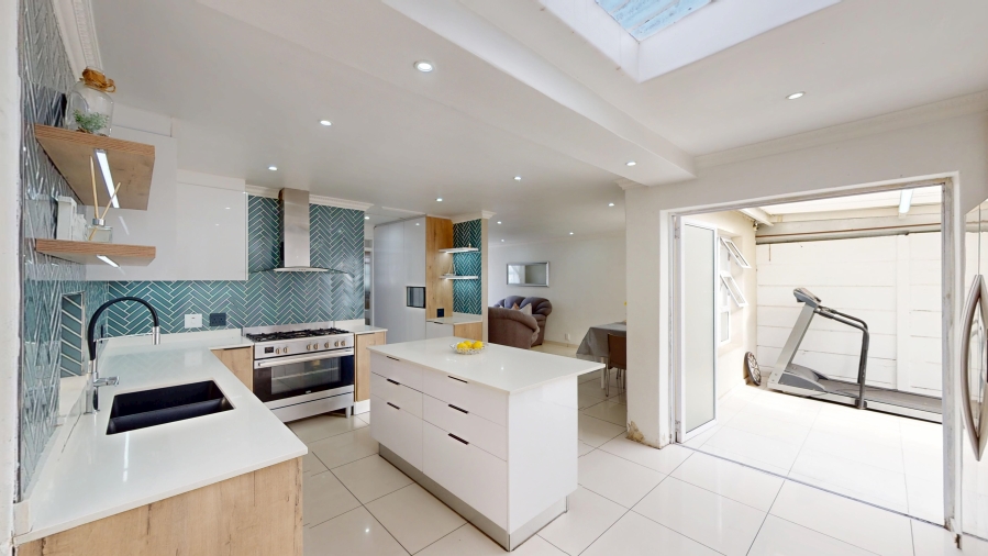 4 Bedroom Property for Sale in Rocklands Western Cape